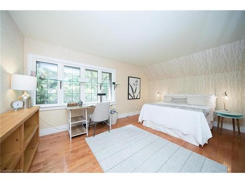 1776 York Road, Niagara-On-The-Lake, ON - Indoor Photo Showing Bedroom