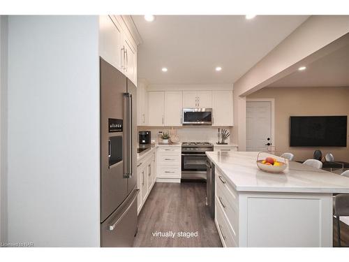 1 & #2-6505 Doreen Drive, Niagara Falls, ON - Indoor Photo Showing Kitchen