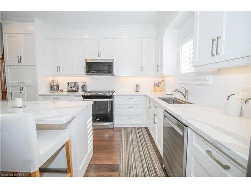 191 Hetram Court Court, Crystal Beach, ON - Indoor Photo Showing Kitchen