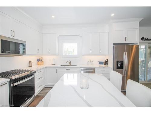 191 Hetram Court Court, Crystal Beach, ON - Indoor Photo Showing Kitchen With Upgraded Kitchen