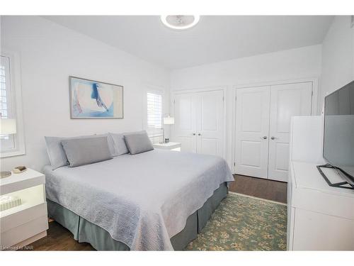 191 Hetram Court Court, Crystal Beach, ON - Indoor Photo Showing Bedroom