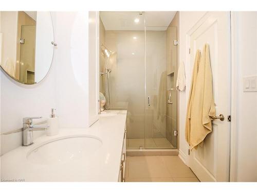 191 Hetram Court Court, Crystal Beach, ON - Indoor Photo Showing Bathroom