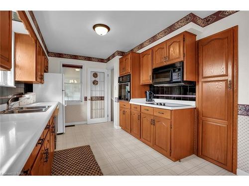 381 Niagara Street, St. Catharines, ON - Indoor Photo Showing Kitchen With Double Sink