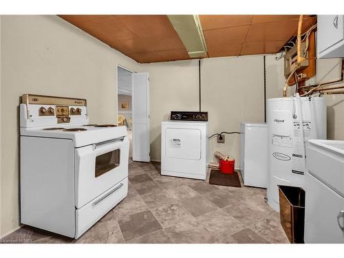 381 Niagara Street, St. Catharines, ON - Indoor Photo Showing Laundry Room