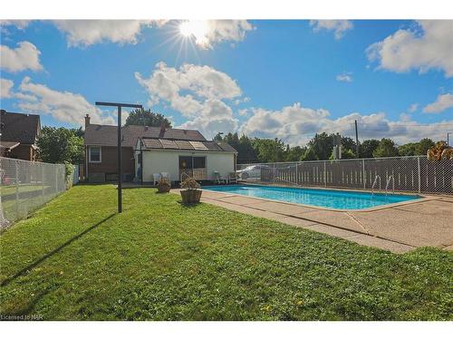 381 Niagara Street, St. Catharines, ON - Outdoor With In Ground Pool With Backyard