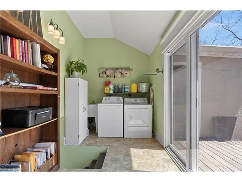 123 Elgin Street W, Welland, ON - Indoor Photo Showing Laundry Room