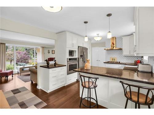 23 Old Oxford Road, St. Catharines, ON - Indoor Photo Showing Kitchen With Upgraded Kitchen