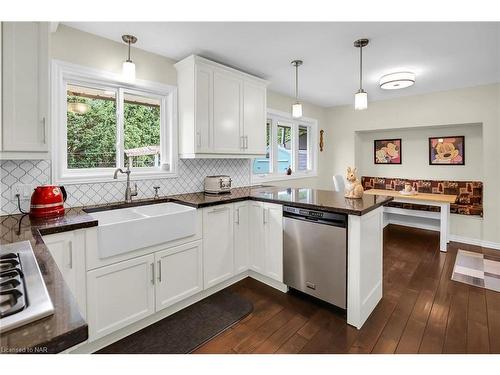 23 Old Oxford Road, St. Catharines, ON - Indoor Photo Showing Kitchen With Upgraded Kitchen