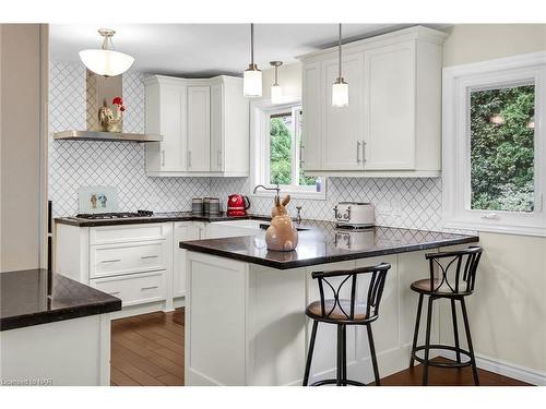 23 Old Oxford Road, St. Catharines, ON - Indoor Photo Showing Kitchen With Upgraded Kitchen