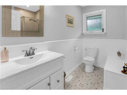 23 Old Oxford Road, St. Catharines, ON - Indoor Photo Showing Bathroom