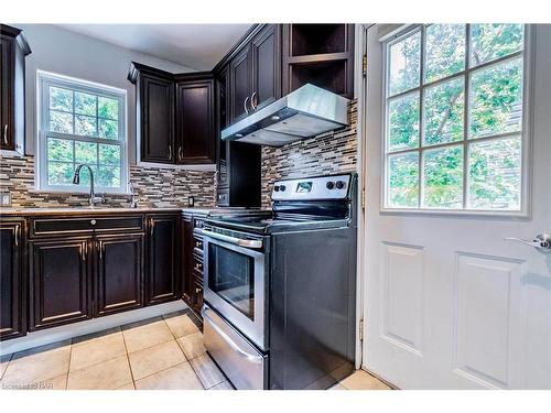 139 Pleasant Avenue, St. Catharines, ON - Indoor Photo Showing Kitchen With Double Sink