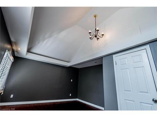 139 Pleasant Avenue, St. Catharines, ON - Indoor Photo Showing Other Room