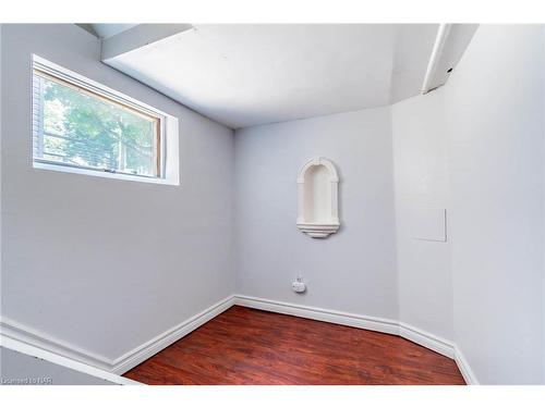 139 Pleasant Avenue, St. Catharines, ON - Indoor Photo Showing Other Room