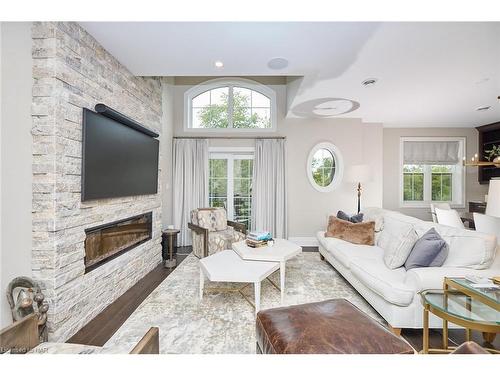 50 Aberdeen Lane S, Niagara-On-The-Lake, ON - Indoor Photo Showing Living Room With Fireplace