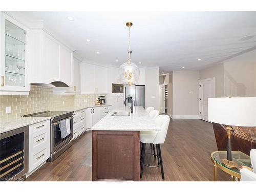 50 Aberdeen Lane S, Niagara-On-The-Lake, ON - Indoor Photo Showing Kitchen With Double Sink With Upgraded Kitchen