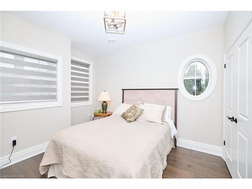 50 Aberdeen Lane S, Niagara-On-The-Lake, ON - Indoor Photo Showing Bedroom