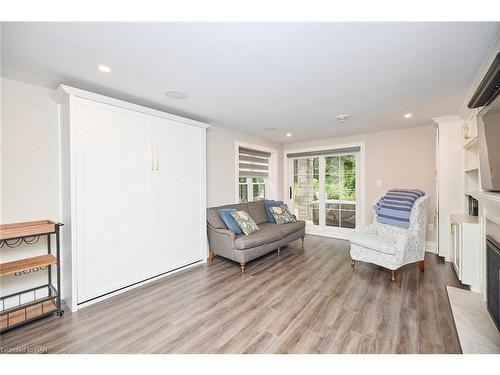 50 Aberdeen Lane S, Niagara-On-The-Lake, ON - Indoor Photo Showing Living Room With Fireplace