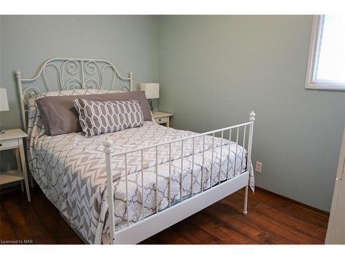 51 6Th Line, Caledonia, ON - Indoor Photo Showing Bedroom