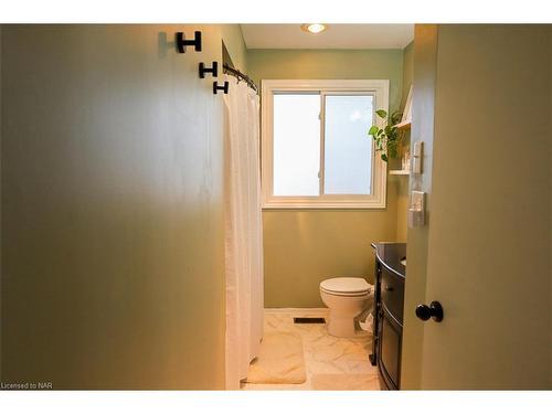 51 6Th Line, Caledonia, ON - Indoor Photo Showing Bathroom