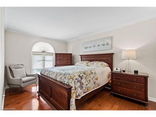 55 Sherwood Forest Trail, Welland, ON - Indoor Photo Showing Bedroom