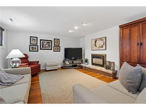 55 Sherwood Forest Trail, Welland, ON - Indoor Photo Showing Living Room With Fireplace