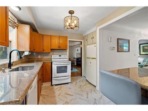 18½ Thomas Street, St. Catharines, ON - Indoor Photo Showing Kitchen