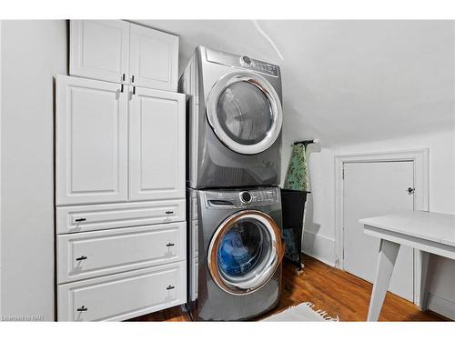 18½ Thomas Street, St. Catharines, ON - Indoor Photo Showing Laundry Room