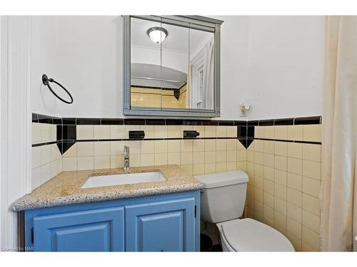 18½ Thomas Street, St. Catharines, ON - Indoor Photo Showing Bathroom