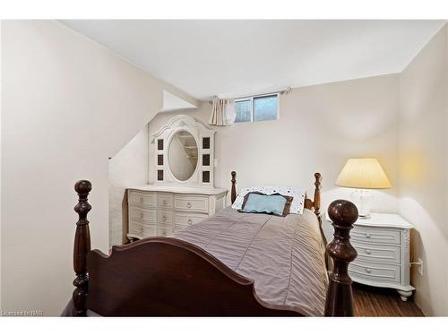 18½ Thomas Street, St. Catharines, ON - Indoor Photo Showing Bedroom