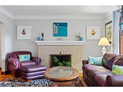 18½ Thomas Street, St. Catharines, ON - Indoor Photo Showing Living Room With Fireplace