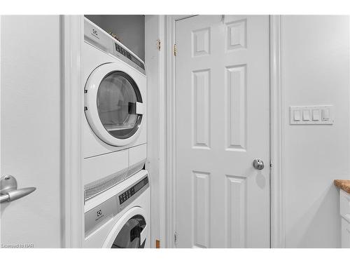 9 Elaine Court, St. Catharines, ON - Indoor Photo Showing Laundry Room