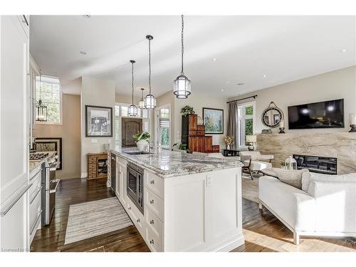 13 Old Mill Lane Lane, Niagara-On-The-Lake, ON - Indoor Photo Showing Kitchen With Upgraded Kitchen