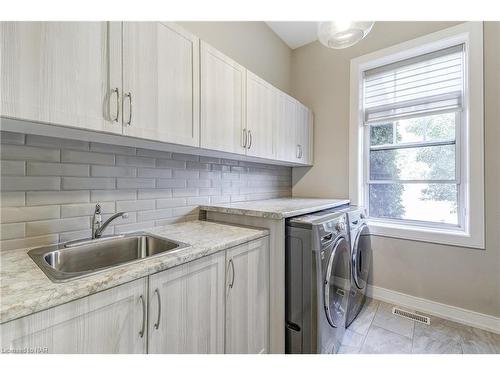 13 Old Mill Lane Lane, Niagara-On-The-Lake, ON - Indoor Photo Showing Laundry Room