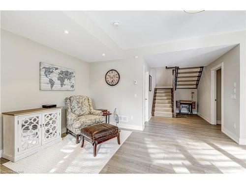 13 Old Mill Lane Lane, Niagara-On-The-Lake, ON - Indoor Photo Showing Living Room