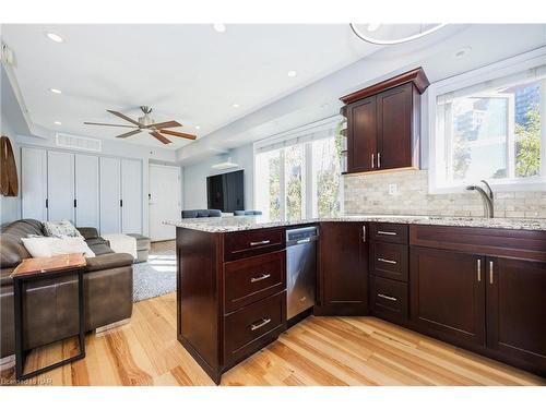 833C-12 Laidlaw Street, Toronto, ON - Indoor Photo Showing Kitchen