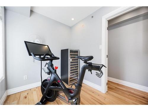 833C-12 Laidlaw Street, Toronto, ON - Indoor Photo Showing Gym Room