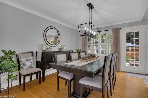 5990 Stevens Street, Niagara Falls, ON - Indoor Photo Showing Dining Room