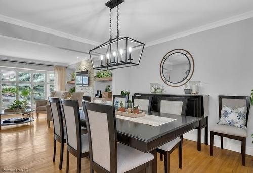 5990 Stevens Street, Niagara Falls, ON - Indoor Photo Showing Dining Room