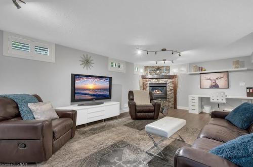 5990 Stevens Street, Niagara Falls, ON - Indoor Photo Showing Living Room With Fireplace