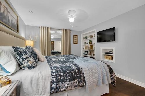 5990 Stevens Street, Niagara Falls, ON - Indoor Photo Showing Bedroom