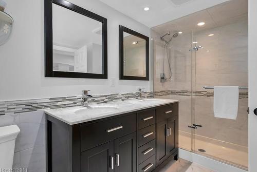 5990 Stevens Street, Niagara Falls, ON - Indoor Photo Showing Bathroom