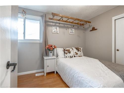 3 Lakebreeze Crescent, St. Catharines, ON - Indoor Photo Showing Bedroom