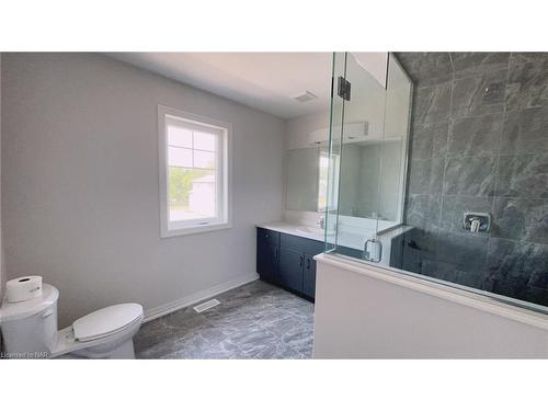 Upper-75 Hillcrest Road, Port Colborne, ON - Indoor Photo Showing Bathroom