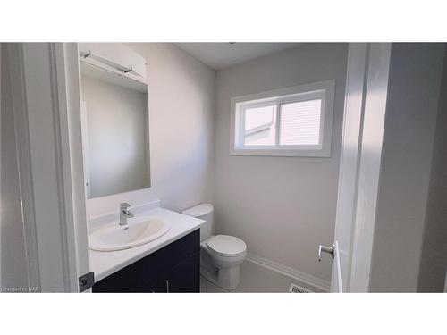 Upper-75 Hillcrest Road, Port Colborne, ON - Indoor Photo Showing Bathroom