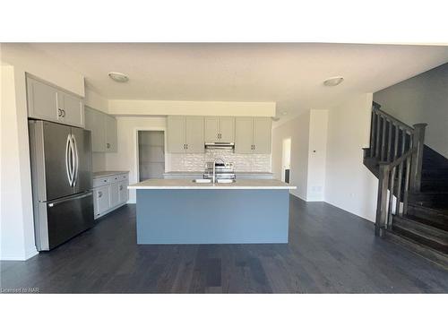 Upper-75 Hillcrest Road, Port Colborne, ON - Indoor Photo Showing Kitchen With Stainless Steel Kitchen