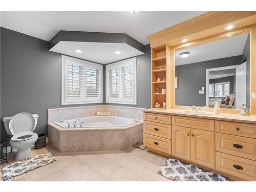 279 Lakeshore Road West Road, Port Colborne, ON - Indoor Photo Showing Bathroom