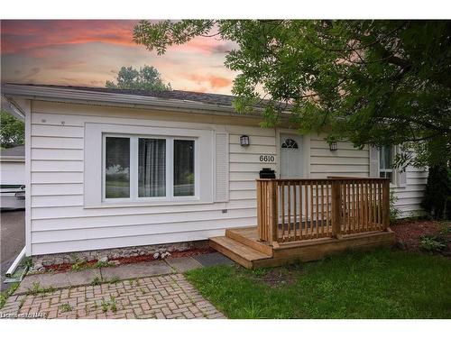 6610 Montrose Road, Niagara Falls, ON - Outdoor With Deck Patio Veranda With Exterior