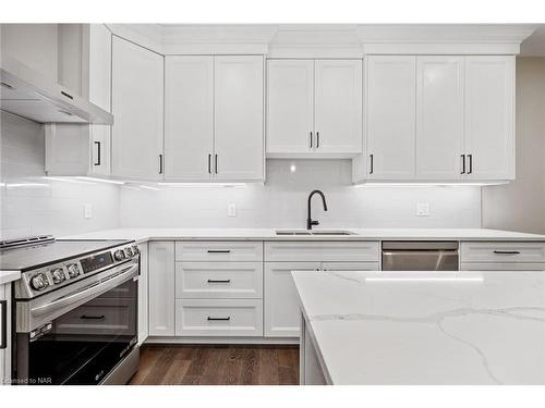 734 Clarence Street, Port Colborne, ON - Indoor Photo Showing Kitchen With Upgraded Kitchen