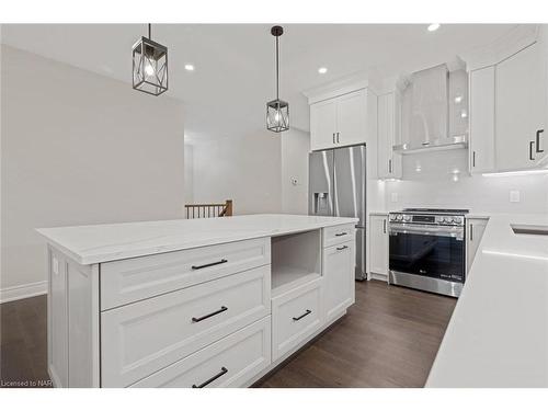 734 Clarence Street, Port Colborne, ON - Indoor Photo Showing Kitchen With Upgraded Kitchen