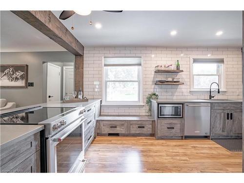 12 Forest Road, Welland, ON - Indoor Photo Showing Kitchen With Upgraded Kitchen